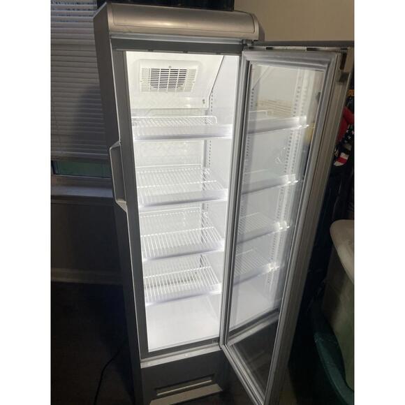 Red Bull Fridge RB-SMC 130 Eco GDC Slim Medium 105V - Picture 3 of 12